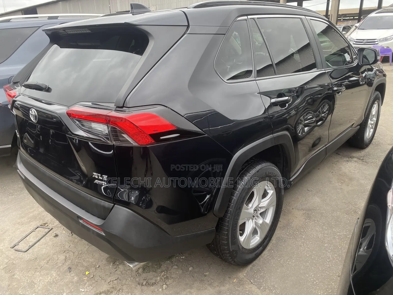 Toyota RAV4 XLE AWD 2020 Black