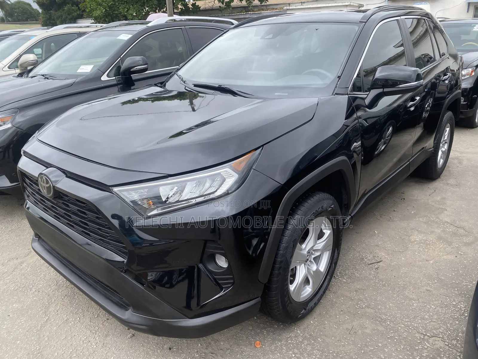 Toyota RAV4 XLE AWD 2020 Black