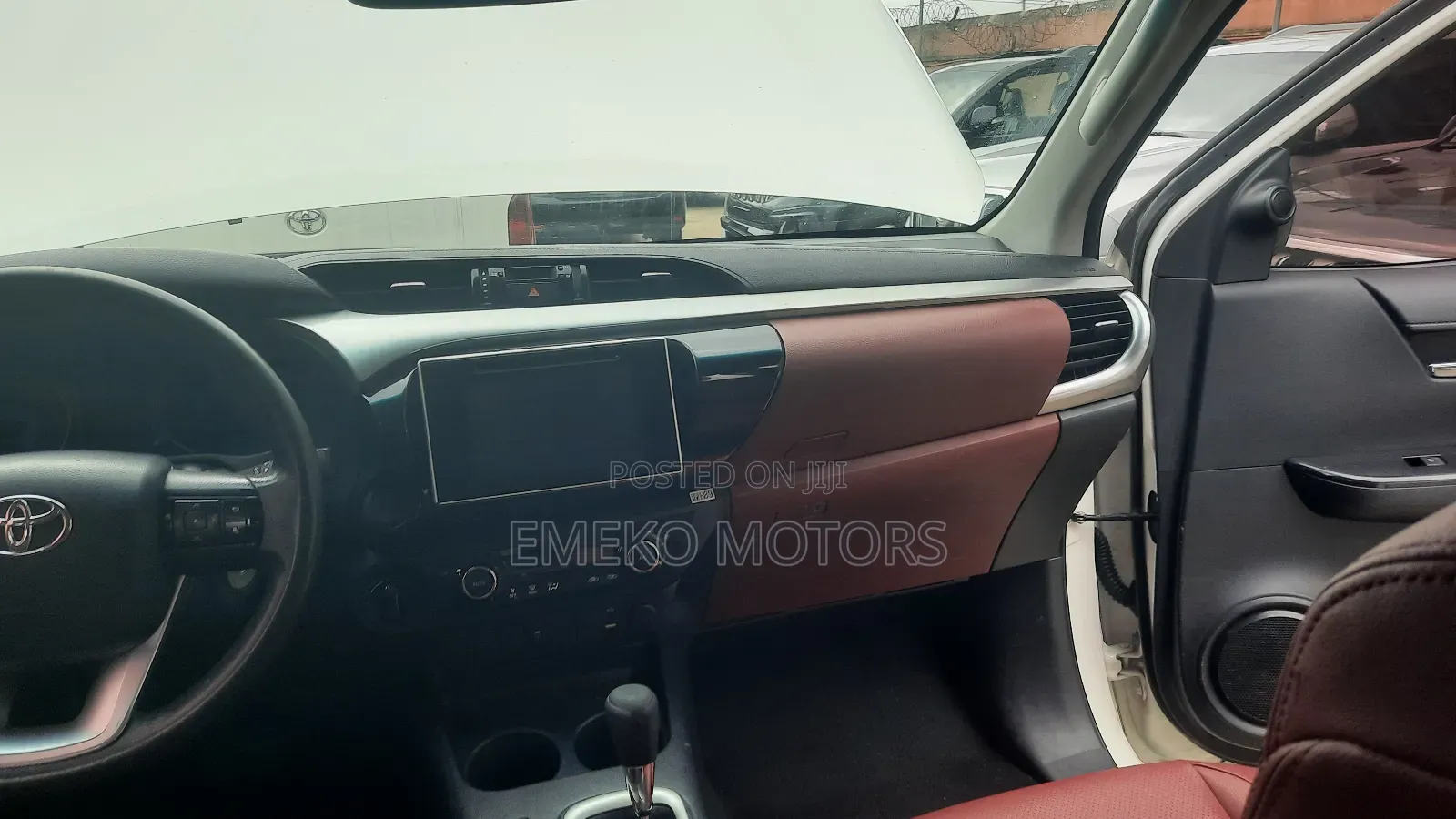 Toyota Hilux 2020 White