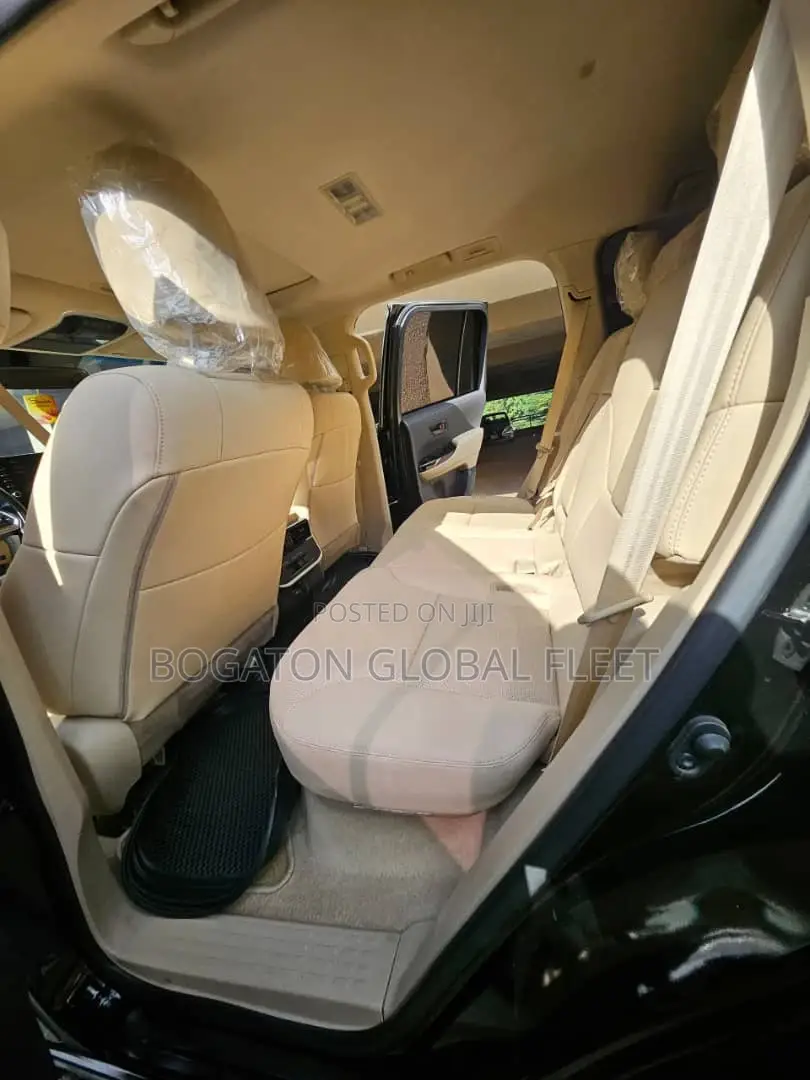 2022 Toyota Landcruiser for Rent in Ph