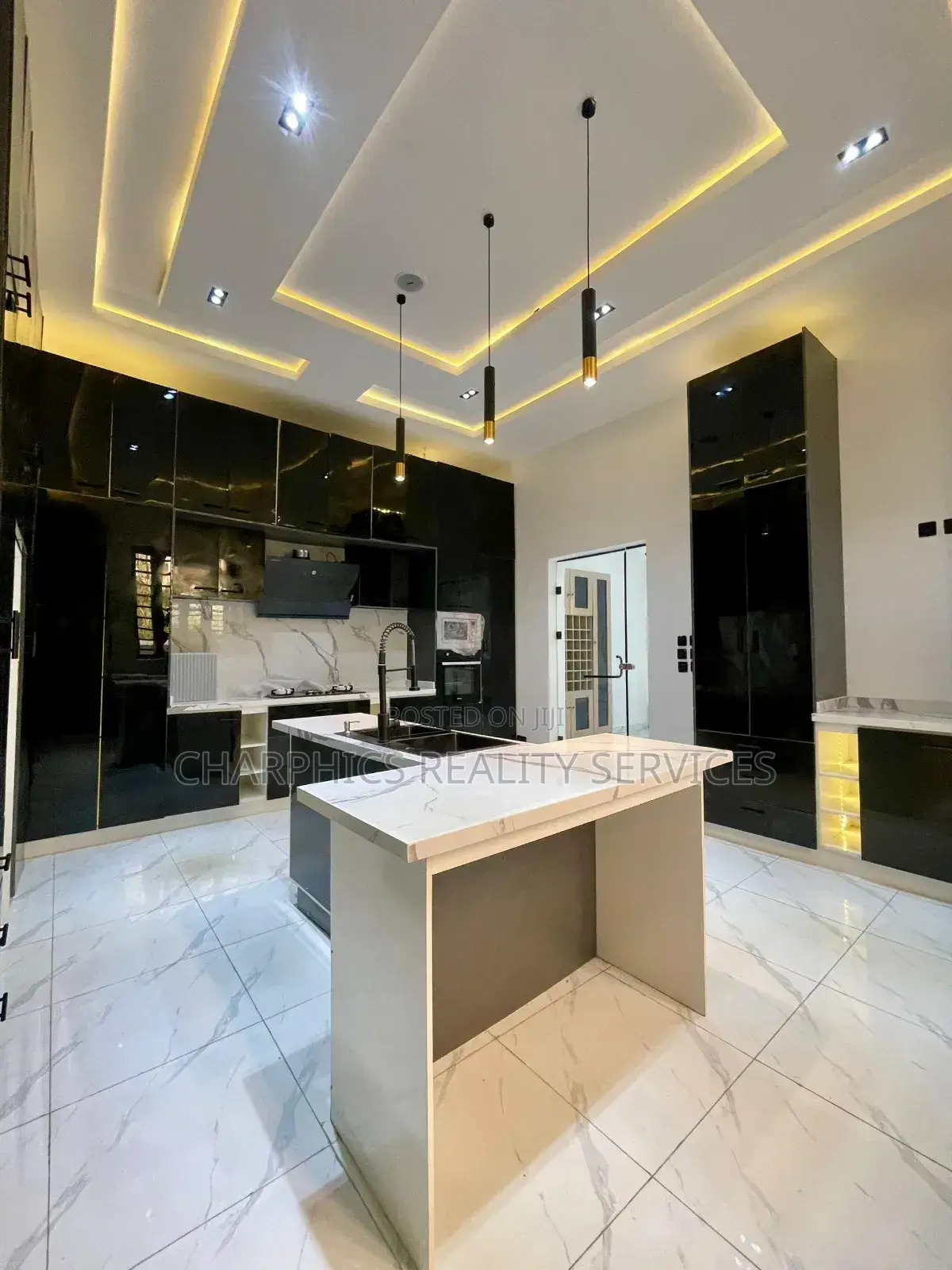 5bdrm Duplex in Ajah for sale