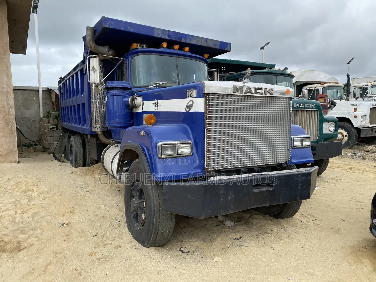 Mack R-Model Tipper 35-Tons