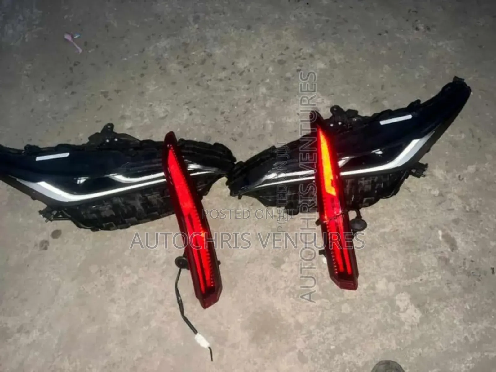 Headlamp Venza 2020 to 2024