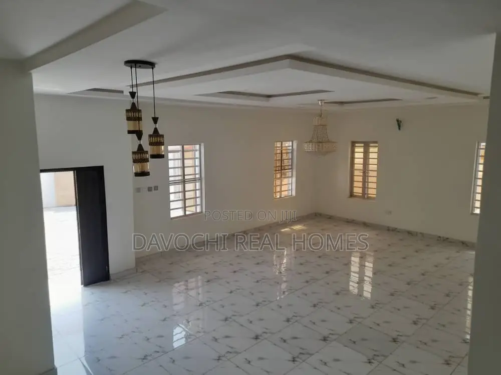 4bdrm Duplex in Lekki Expressway for sale