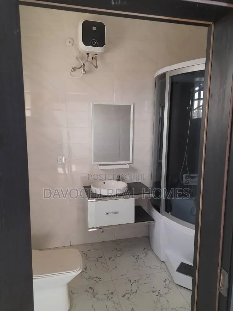 4bdrm Duplex in Lekki Expressway for sale