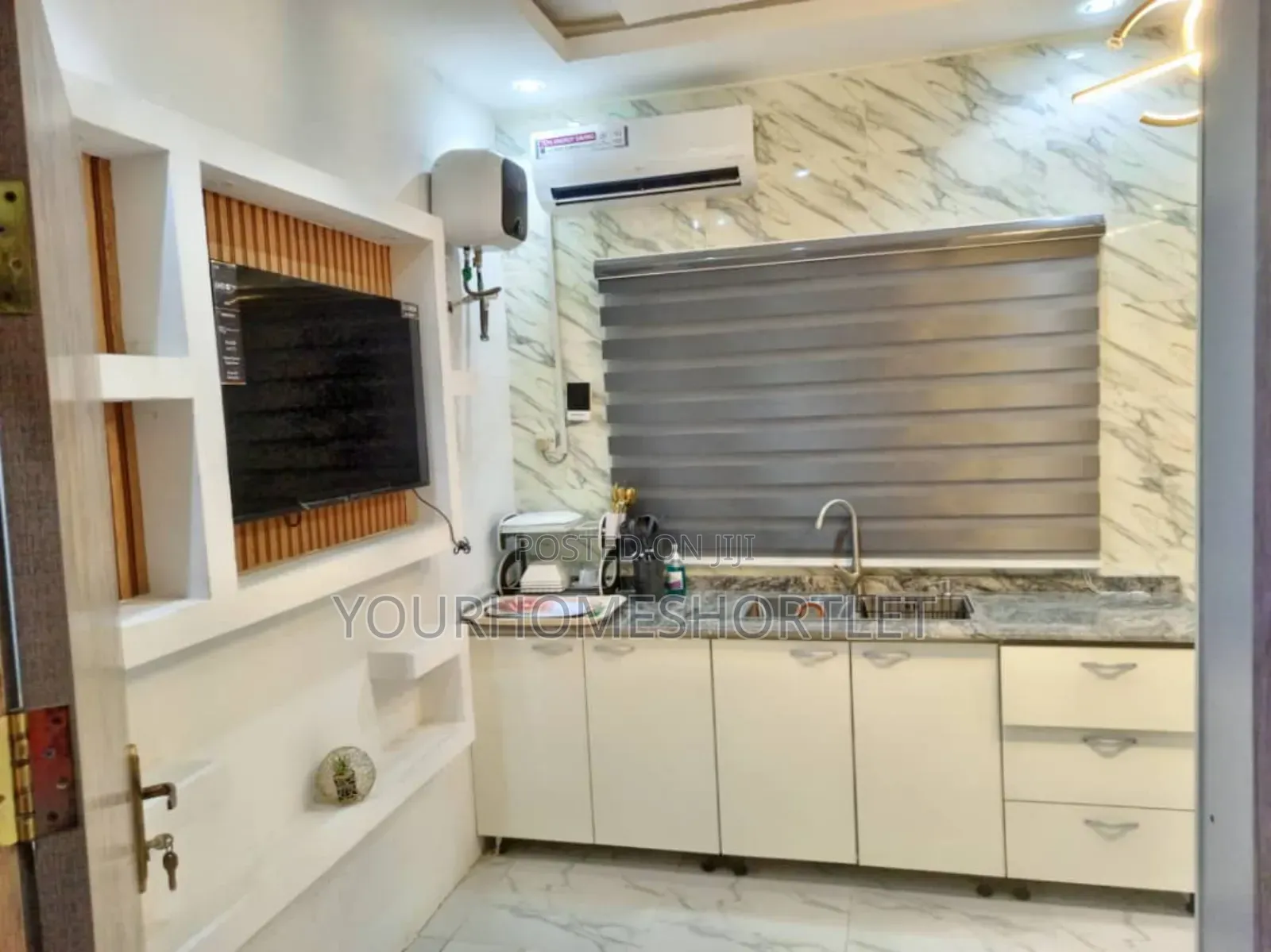 4 Bedroom With Snooker in Surulere