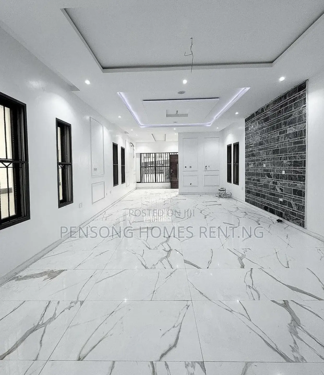 4bdrm Duplex in Chevron Drive for rent