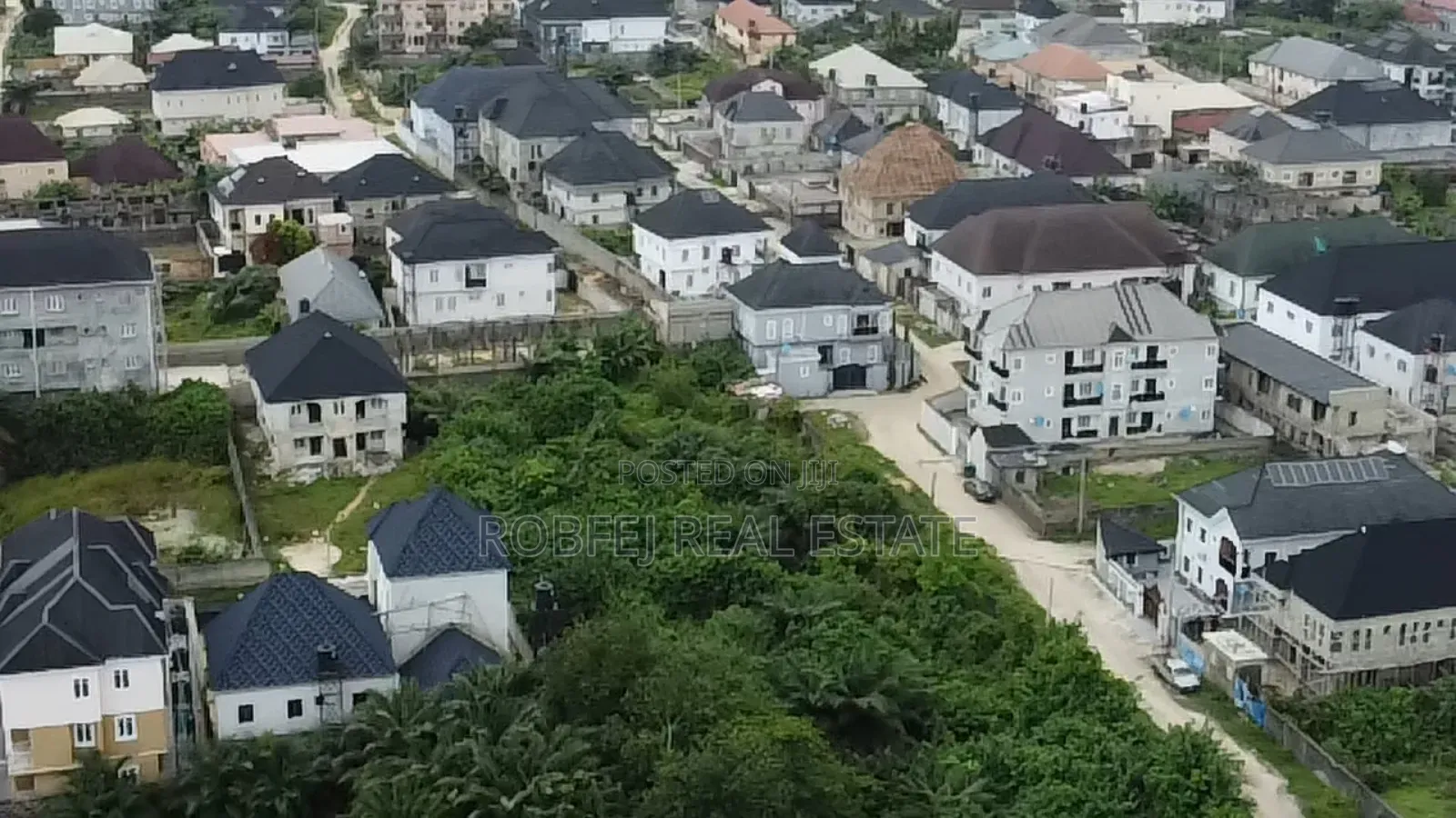 Prime Plot in Exclusive Estate