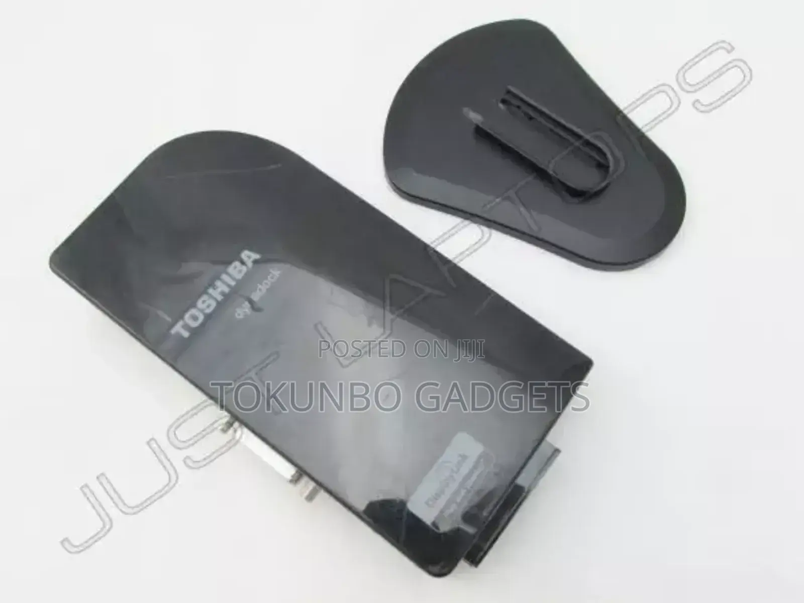 Toshiba Dynadock V3.0 + Docking Station Port Replicator HW