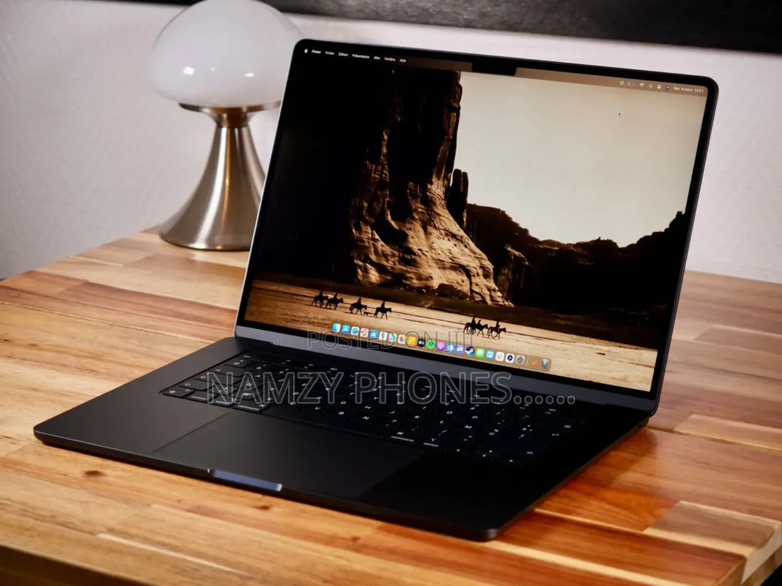 New Laptop Apple MacBook Pro 8GB Apple M3 SSD 512GB