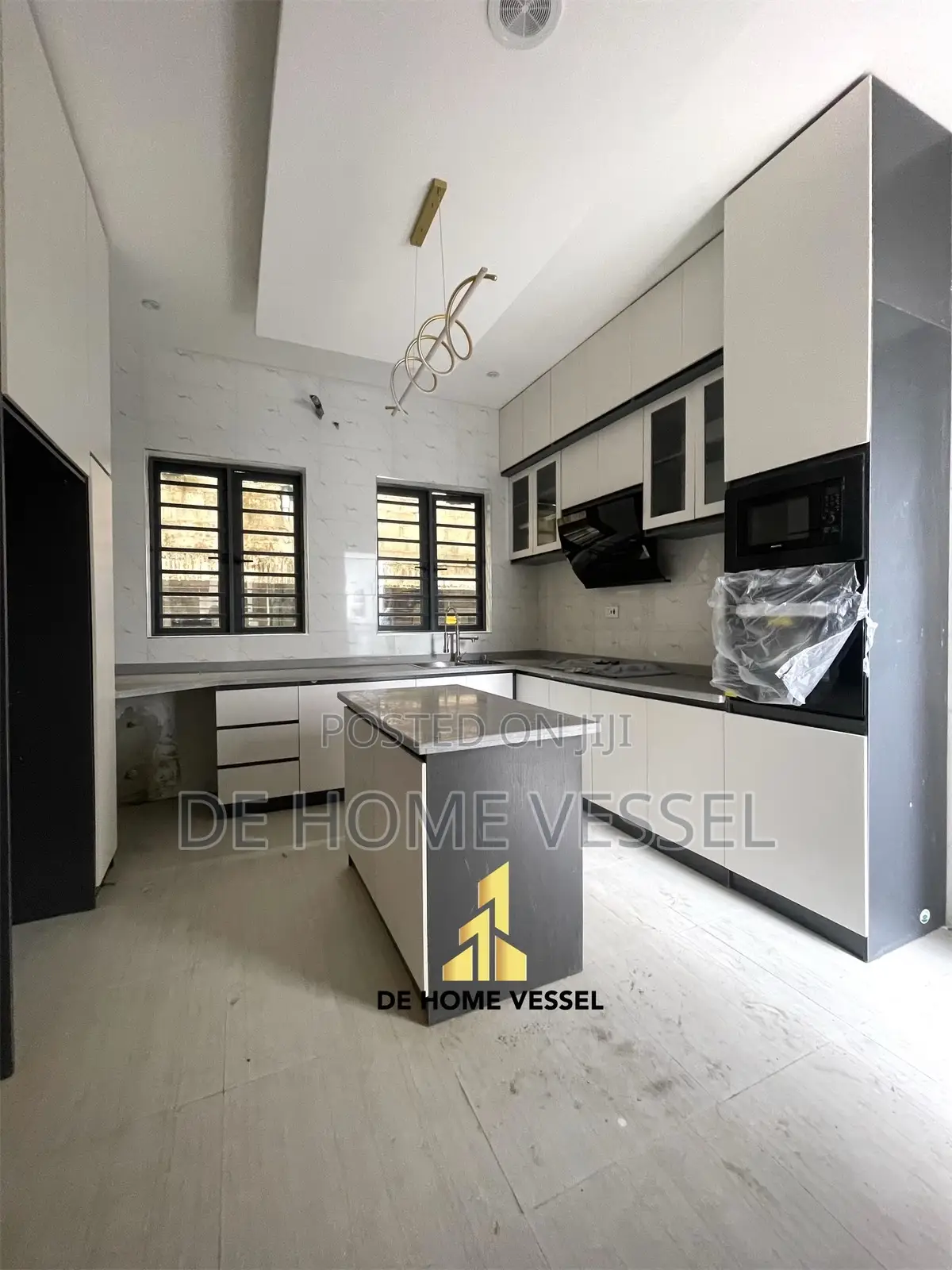 5bdrm Duplex in Lekki for sale