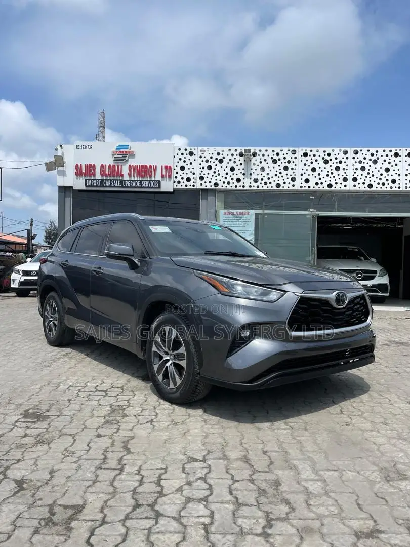 Toyota Highlander XLE FWD 2020 Gray