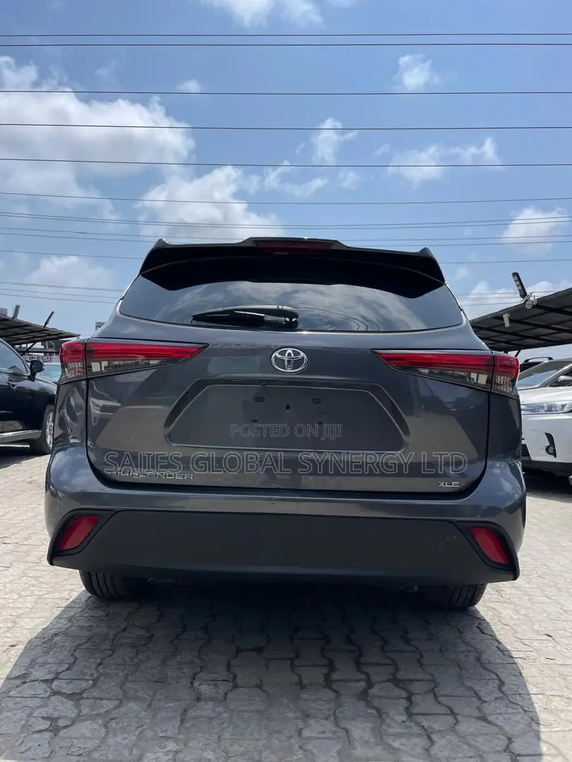 Toyota Highlander XLE FWD 2020 Gray