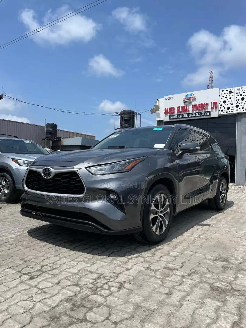 Toyota Highlander XLE FWD 2020 Gray