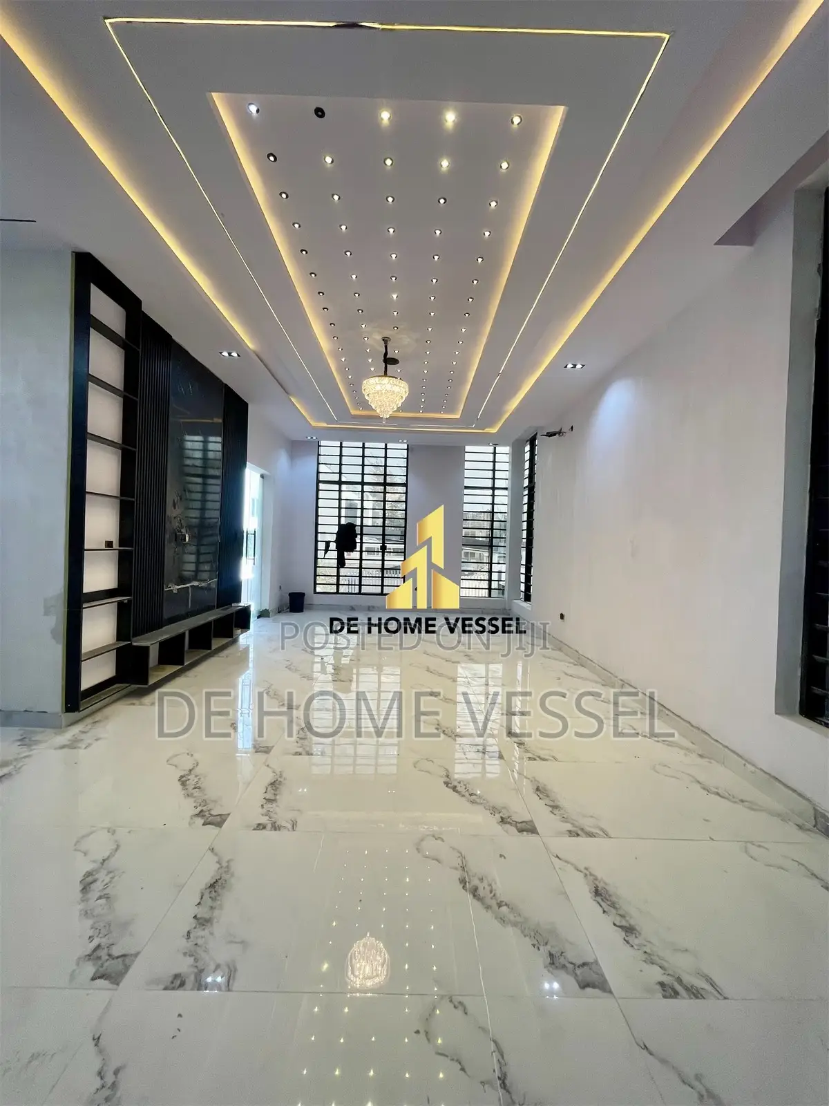 5bdrm Duplex in Ikota for sale
