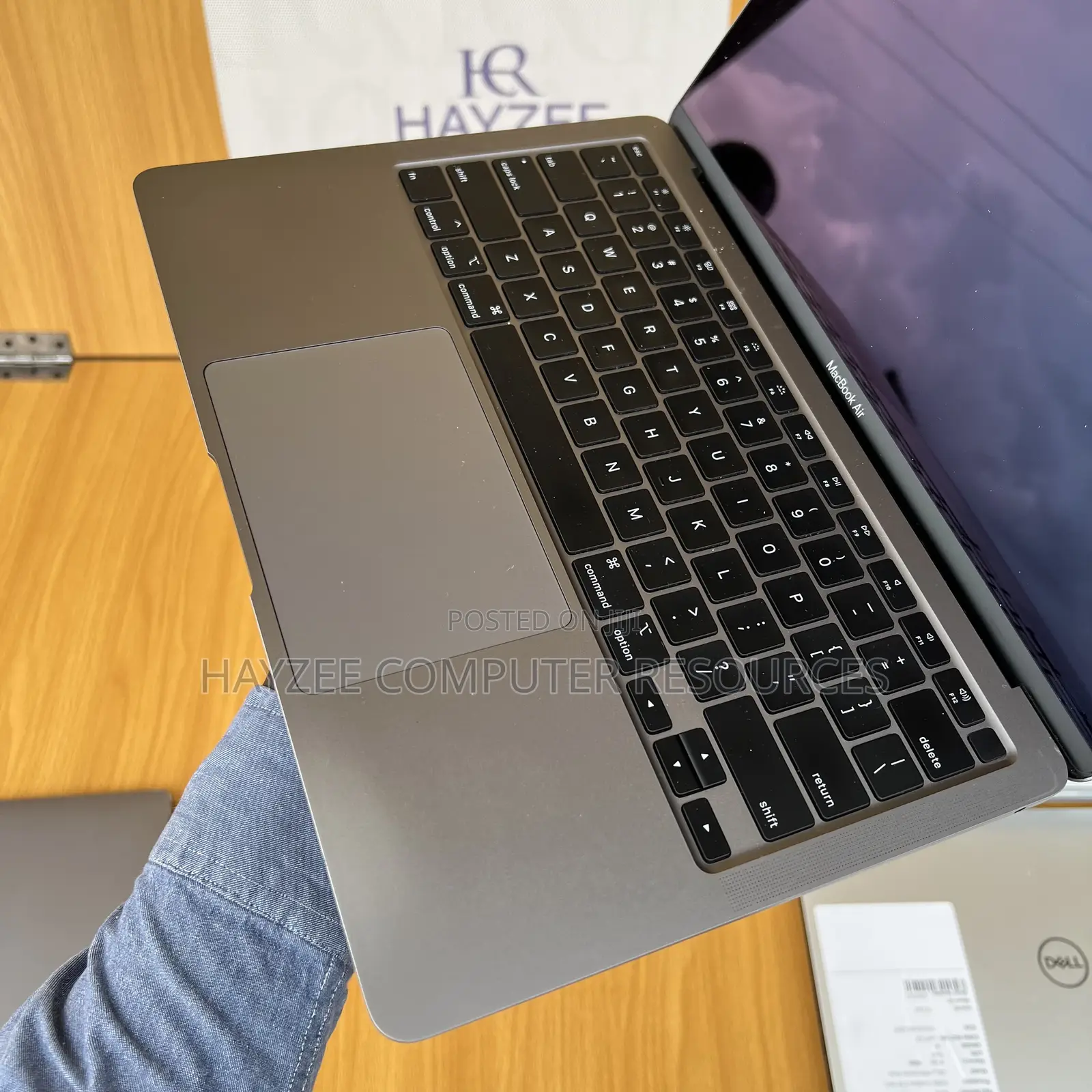 Laptop Apple MacBook 2020 8GB Apple M1 SSD 256GB