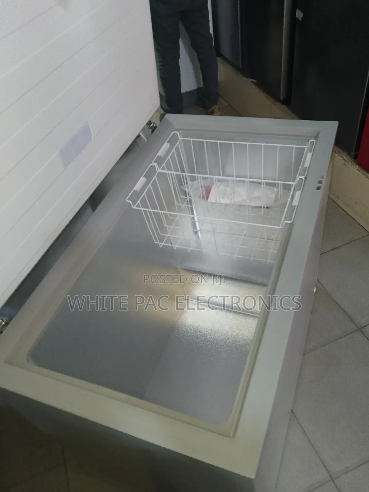 Original >Hisense Extra Cooling 250-Litre Deep Freezer> 1yrs