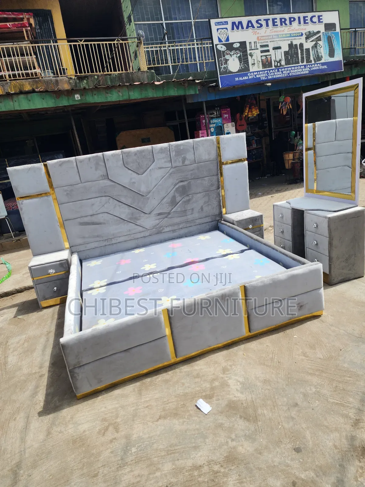 Quality 6by6 Complete Set of Upholstery Padded Bed