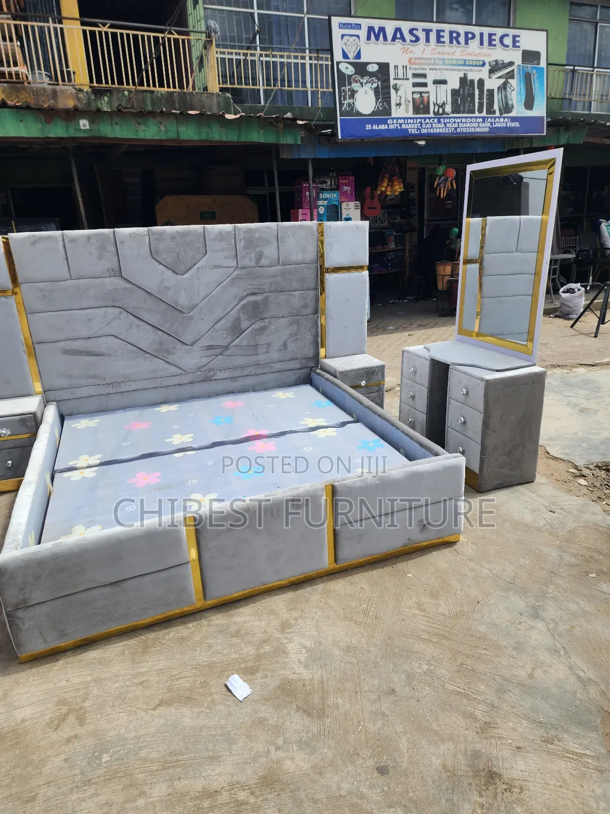 Quality 6by6 Complete Set of Upholstery Padded Bed