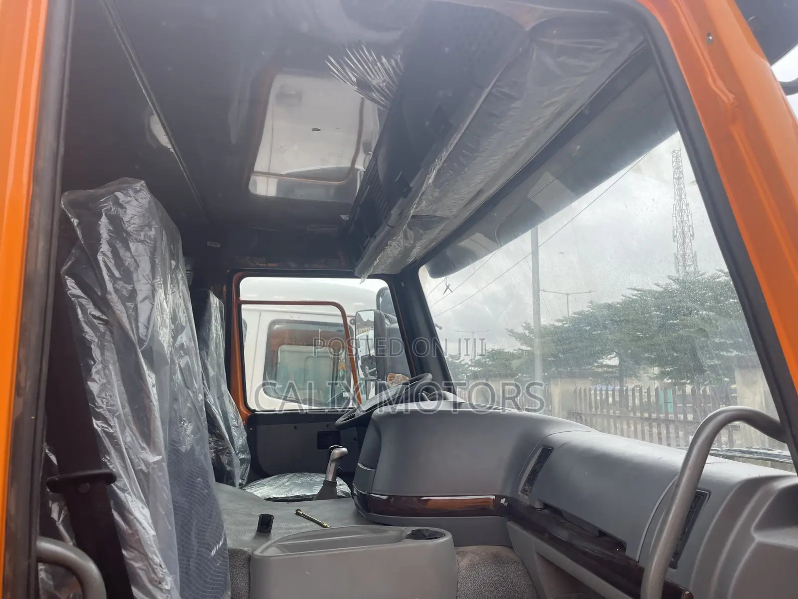 Foreign Used Howo Tractor Head Truck 371hp 2010 Orange