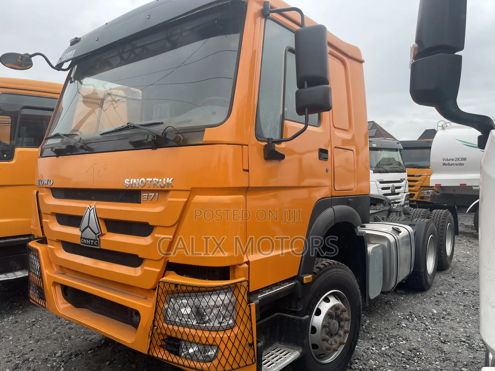 Foreign Used Howo Tractor Head Truck 371hp 2010 Orange