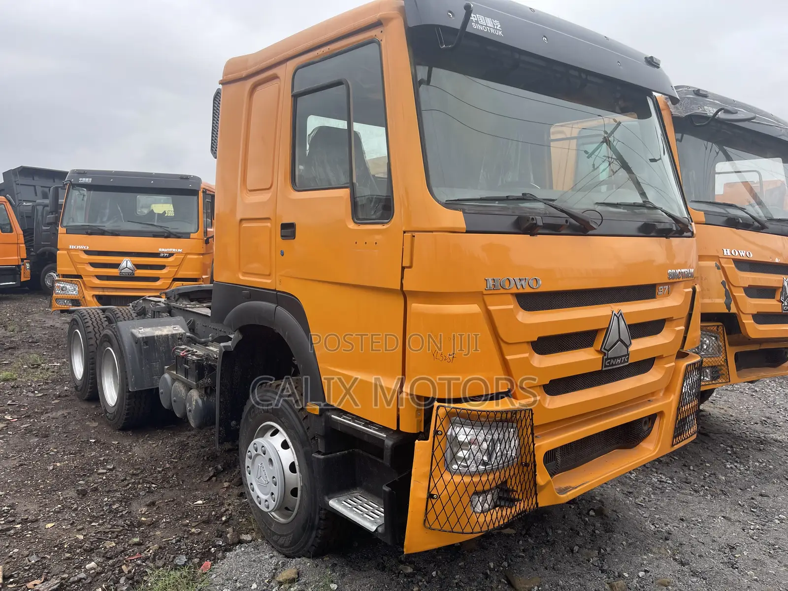 Foreign Used Howo Tractor Head Truck 371hp 2014 Orange