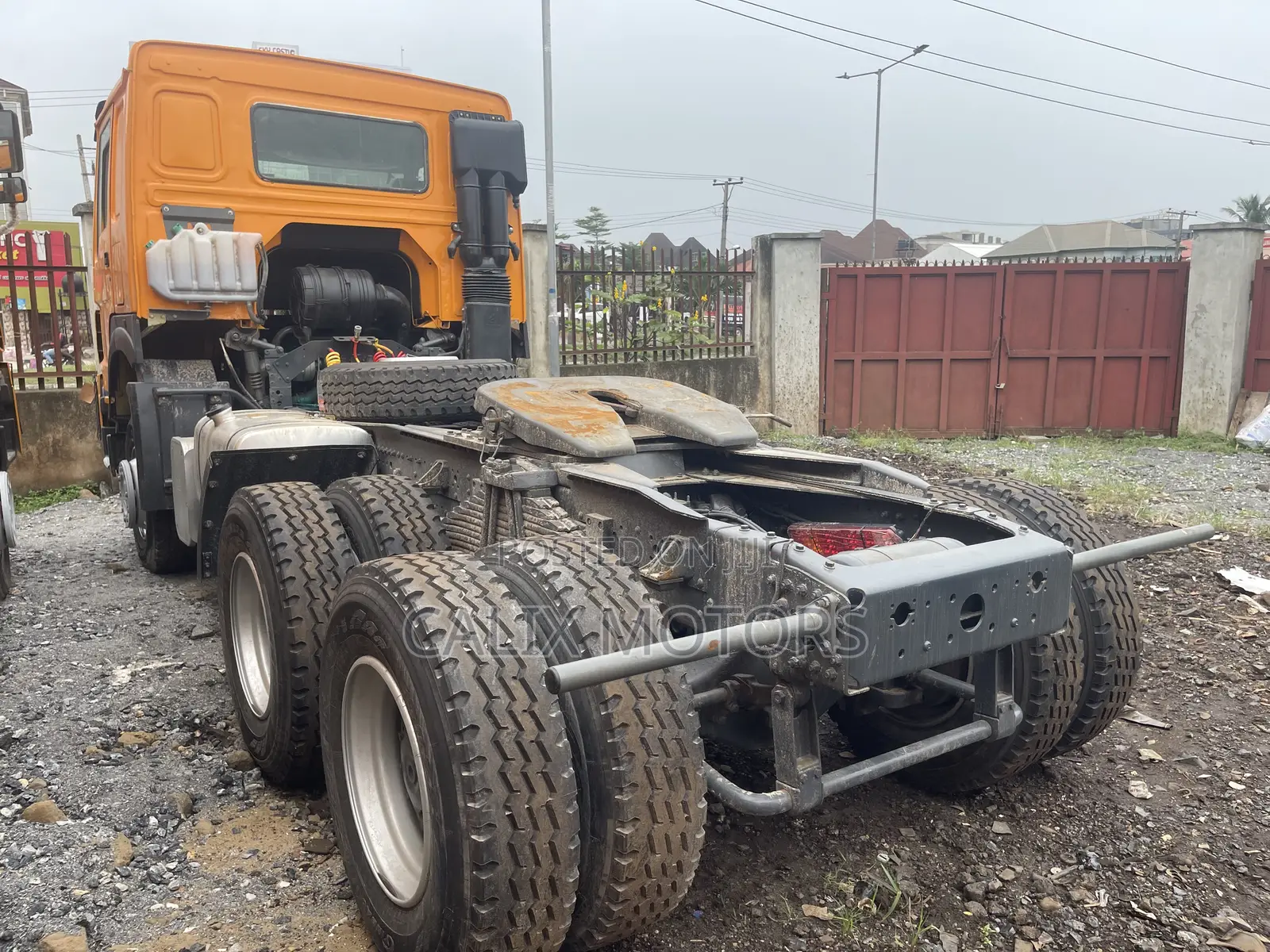 Foreign Used Howo Tractor Head Truck 371hp 2014 Orange