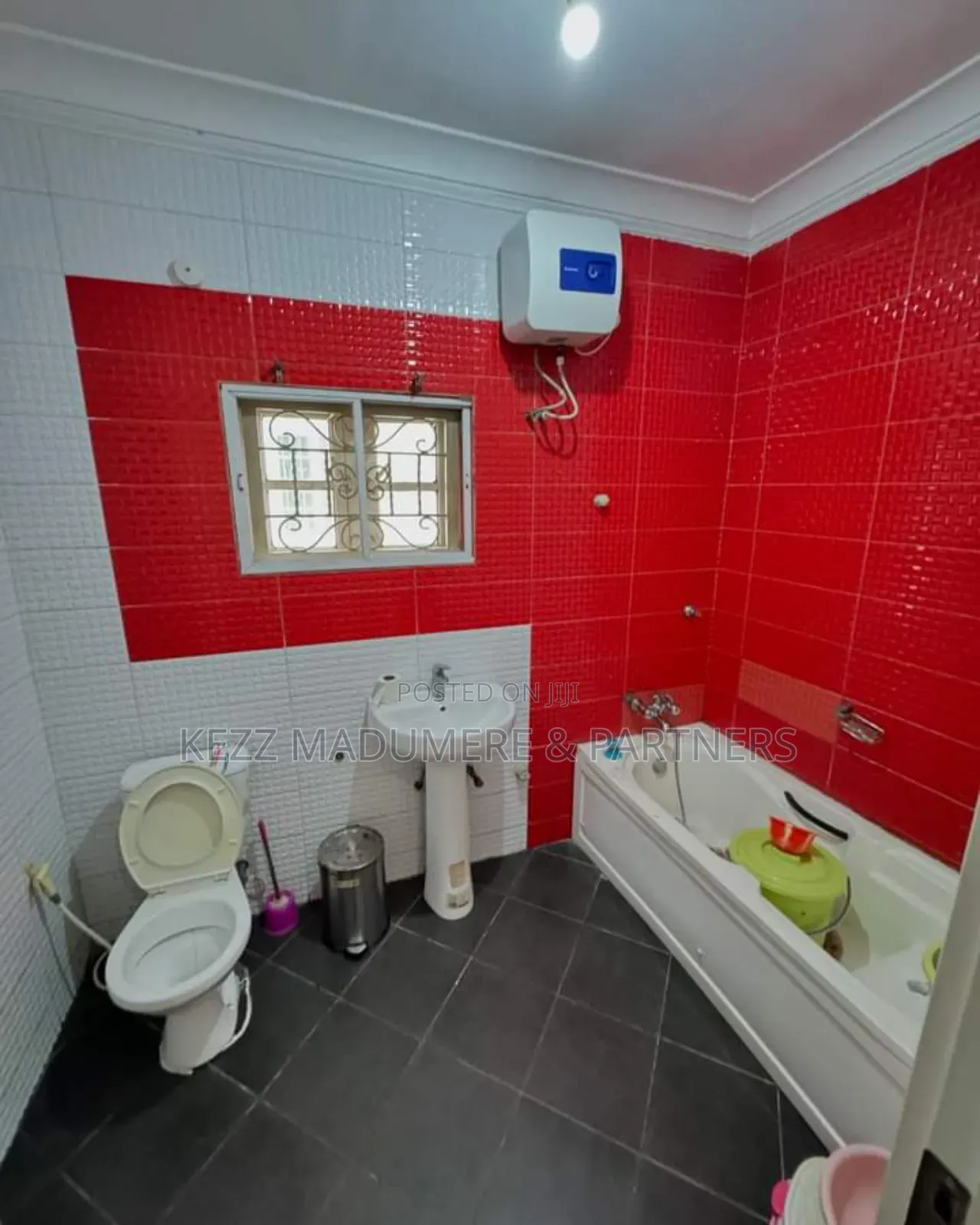 4bdrm Duplex in Trinity Estate , for sale