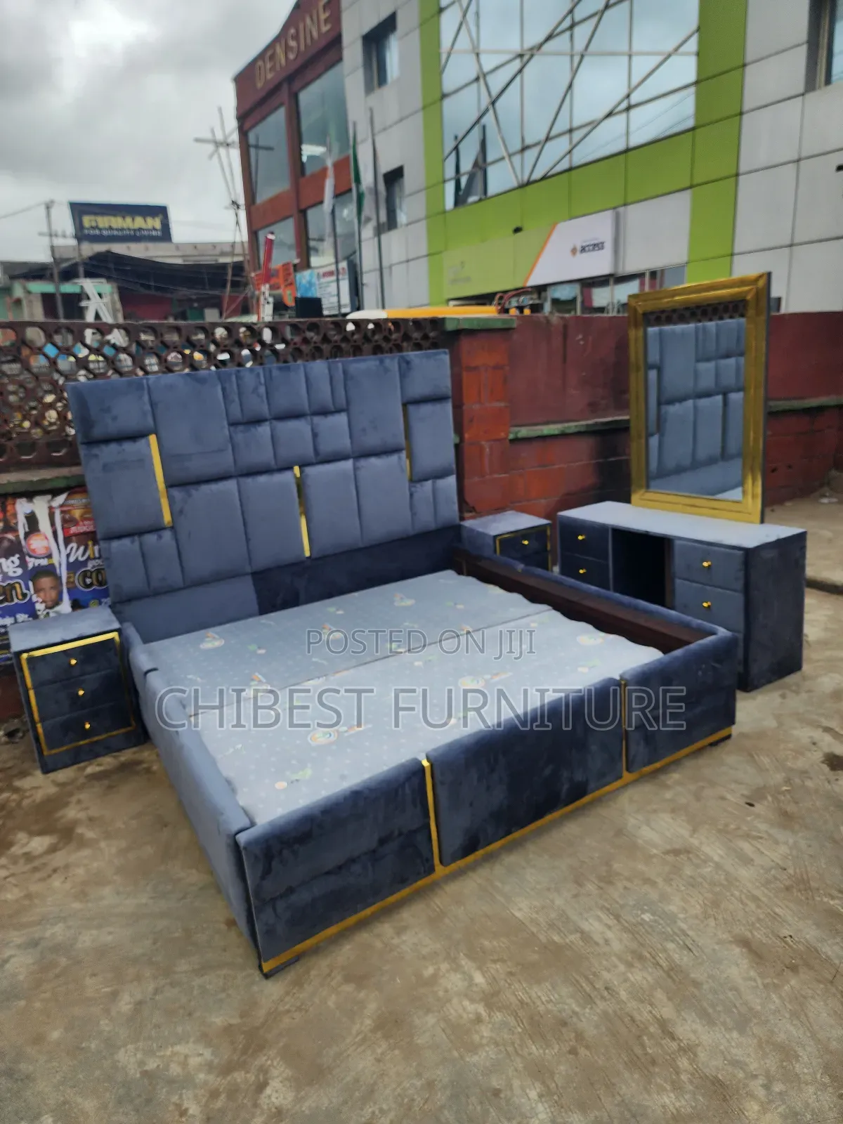 Quality 6by6 Complete Set of Upholstery Padded Bed