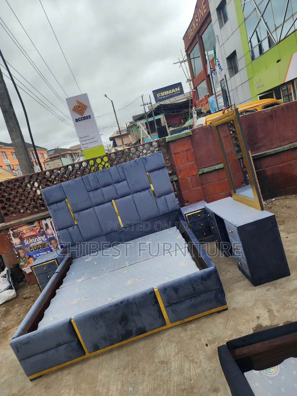 Quality 6by6 Complete Set of Upholstery Padded Bed