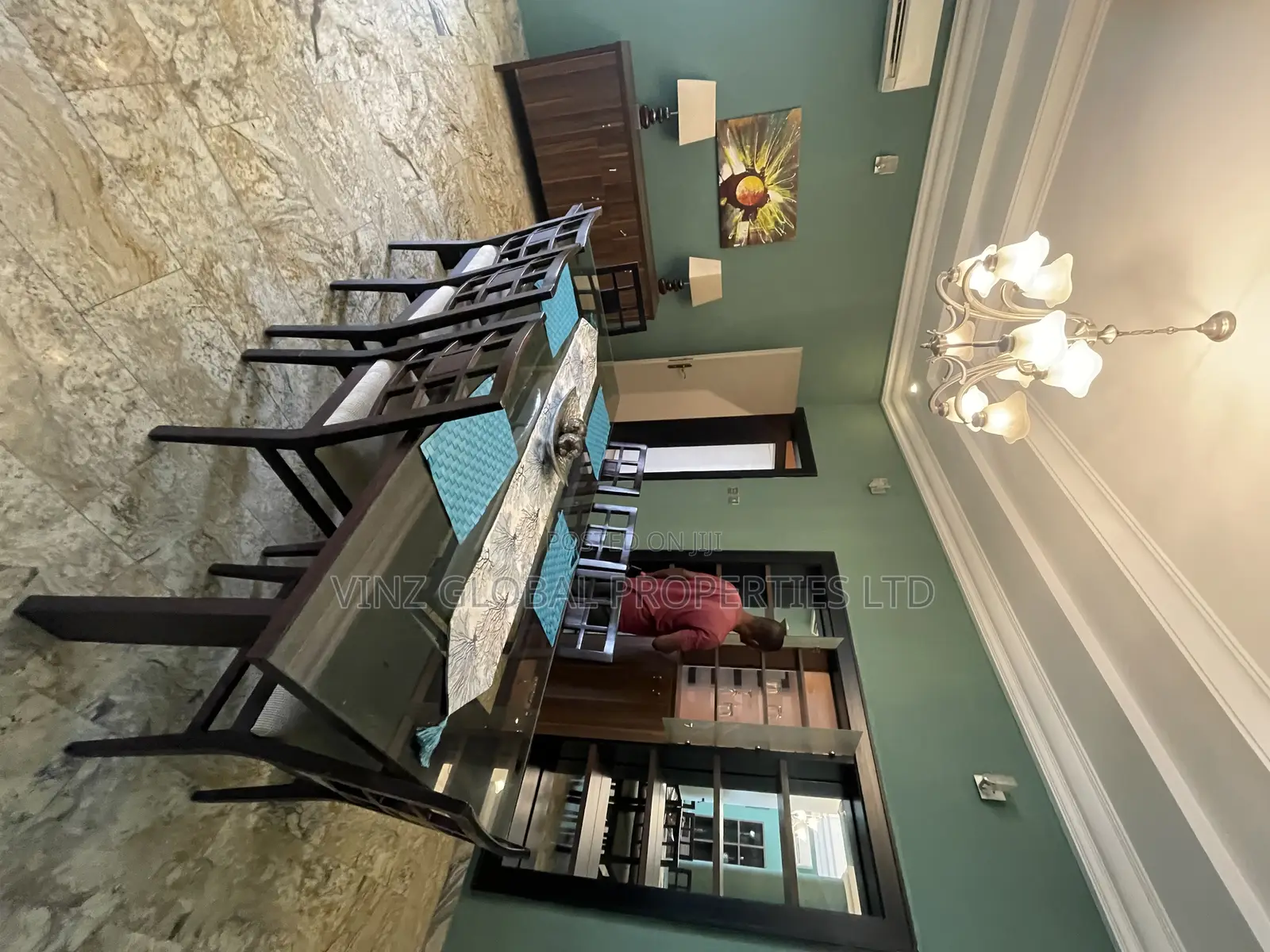 Luxury 3 Bedroom Apartment With a Waterfront View