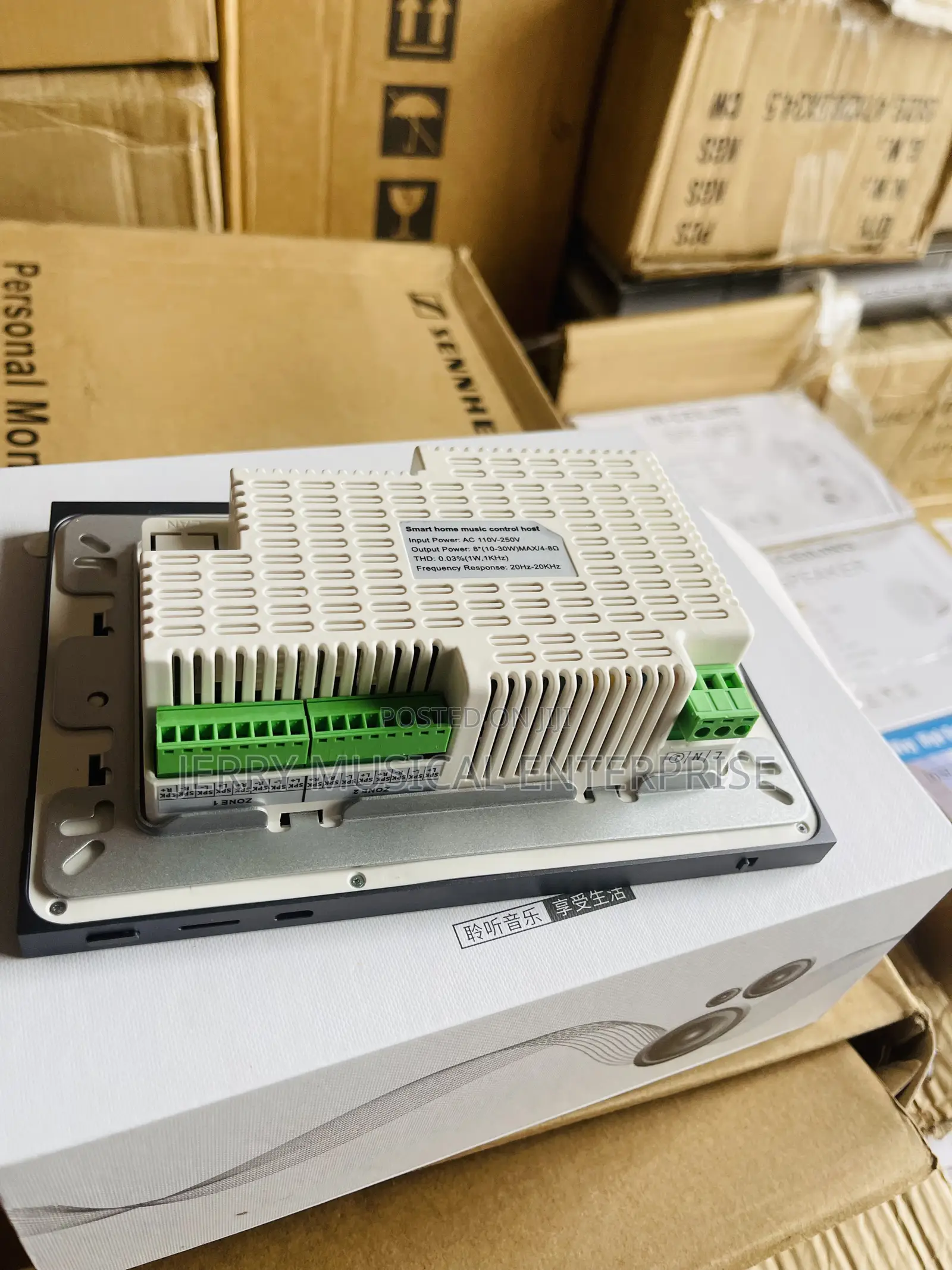 Smarthomes Amplifiers With Voice Commands and Tuya
