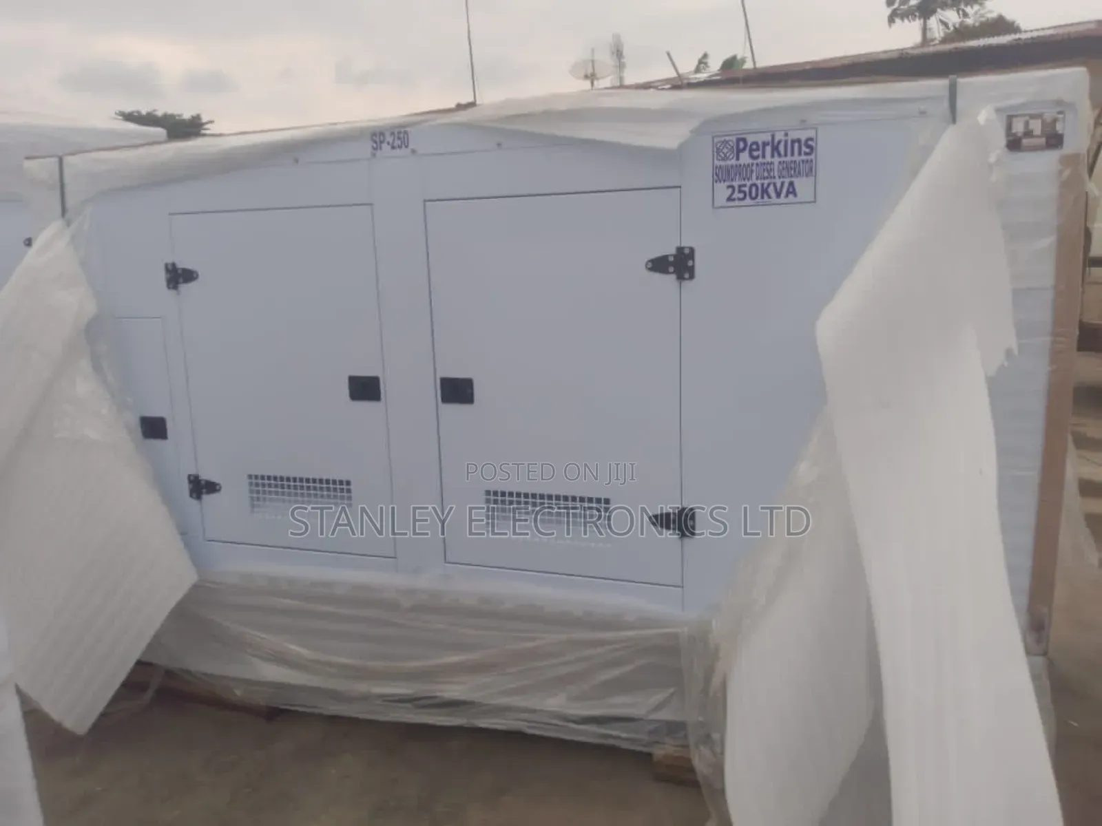 Super Strong 250kva Perkins Soundproof Generator Diesel