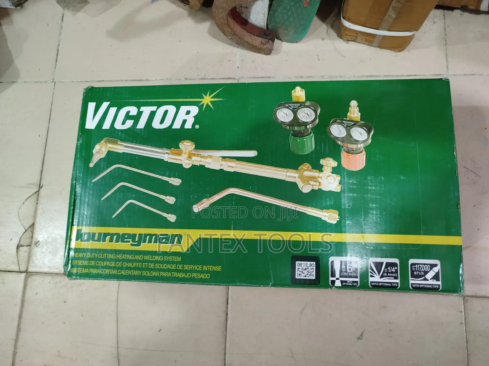 Victor Wedding Set