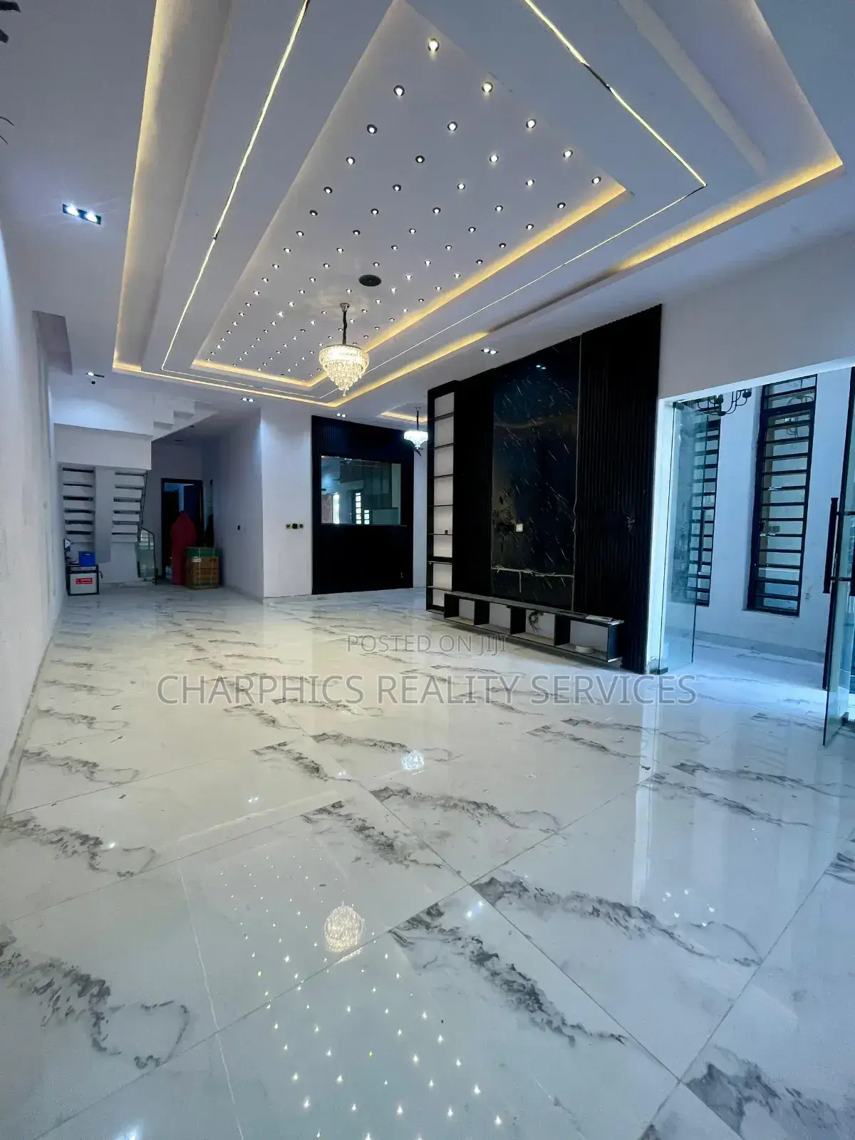 5bdrm Duplex in Ikota for sale