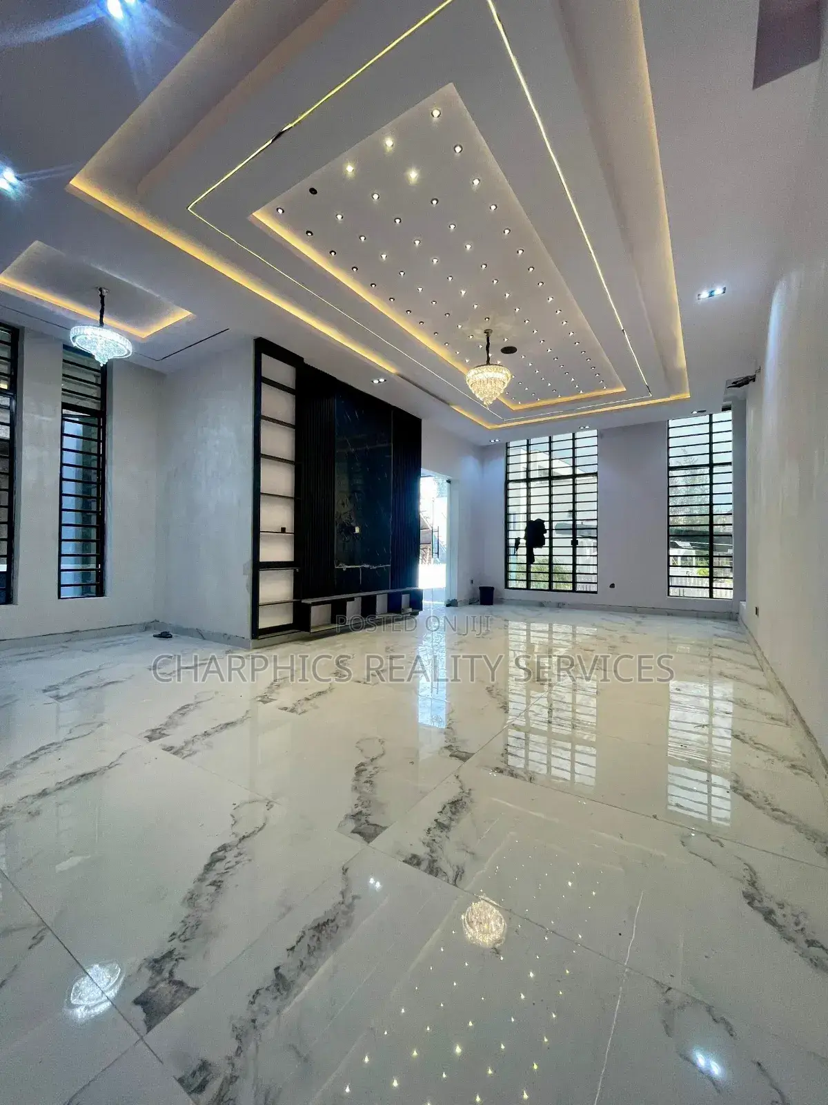 5bdrm Duplex in Ikota for sale