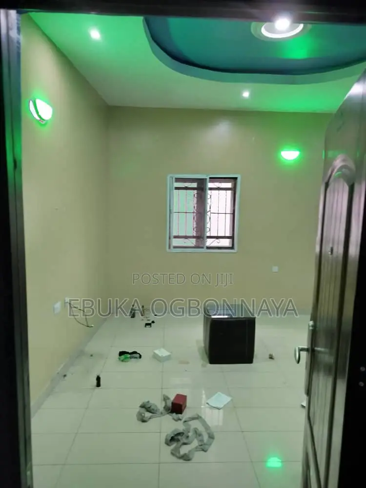 2bdrm Block of Flats in Cedarwood Estate, Obio-Akpor for rent