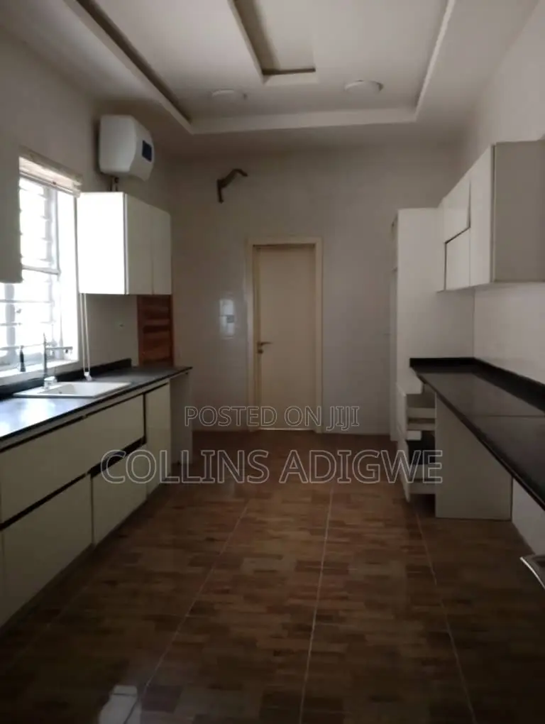 5bdrm Duplex in Oletu Osapa London for sale