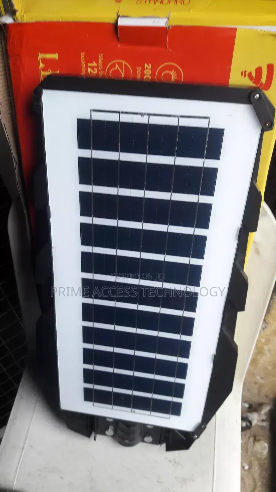 High Quality Solar Energy 12 Eyes Street Lights