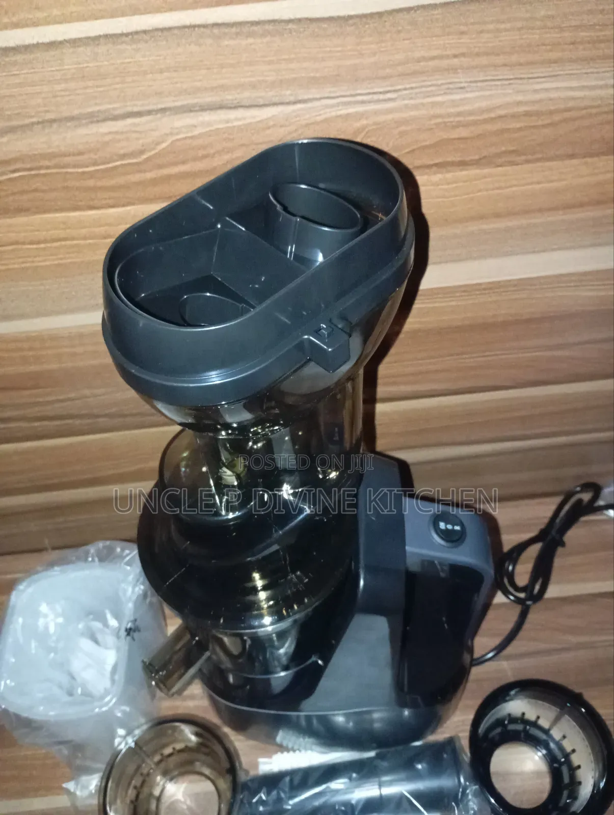 Popular Ugasun 3in1 Slow Juicer, Large Feeder, 150 Watts.