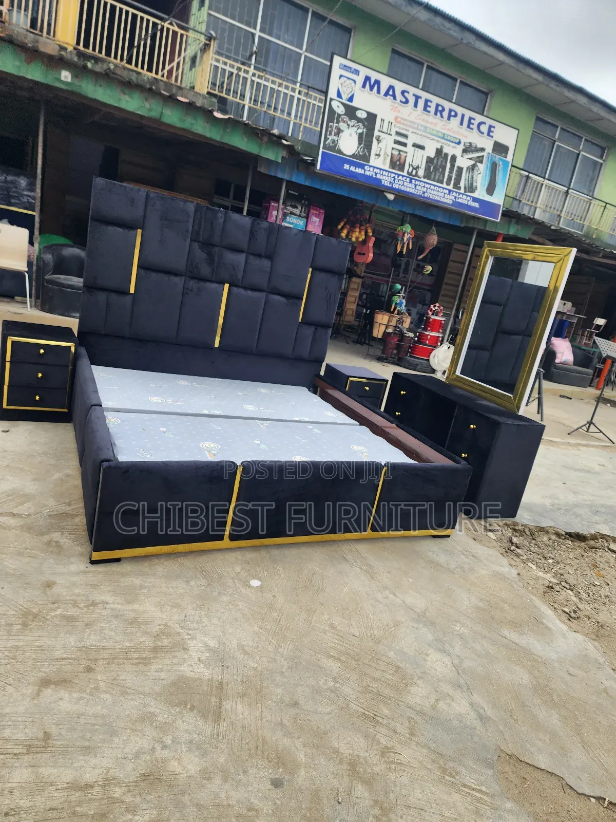 Quality 6by6 Complete Set of Upholstery Padded Bed
