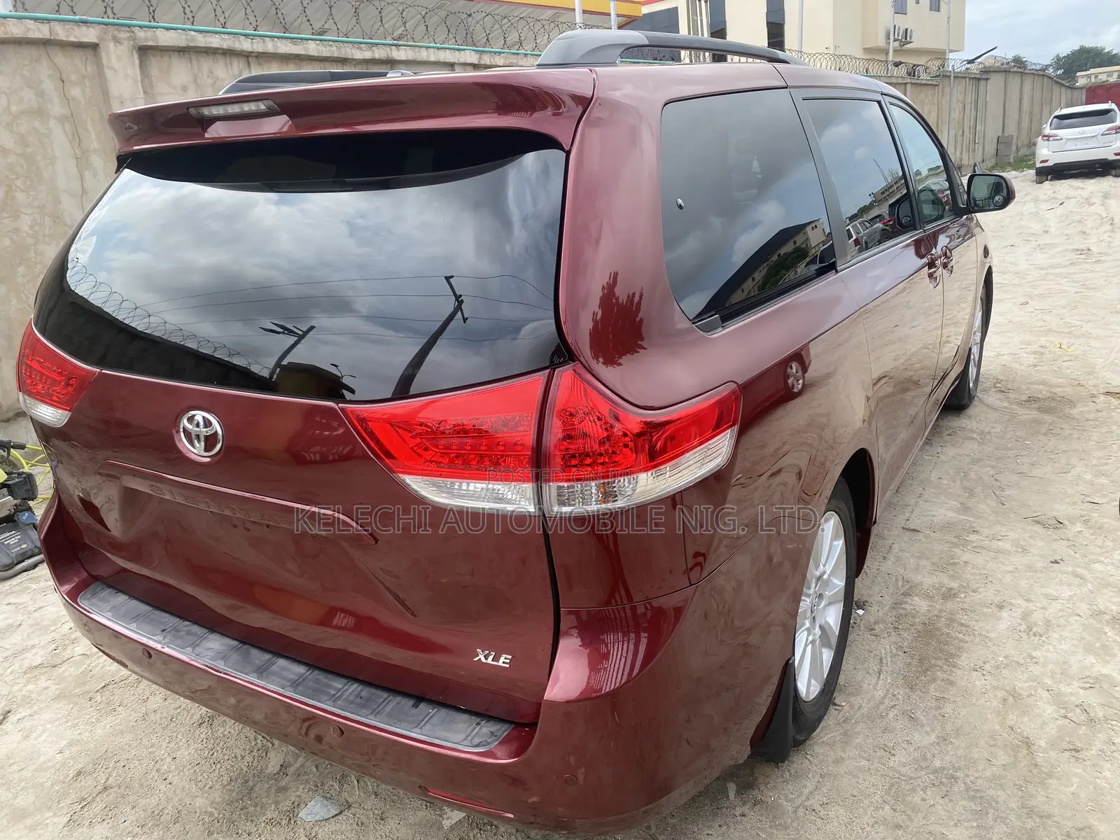 Toyota Sienna XLE 7 Passenger 2011 Red