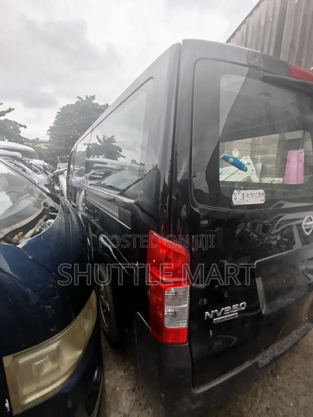 Toyota HiAce 2011 Black