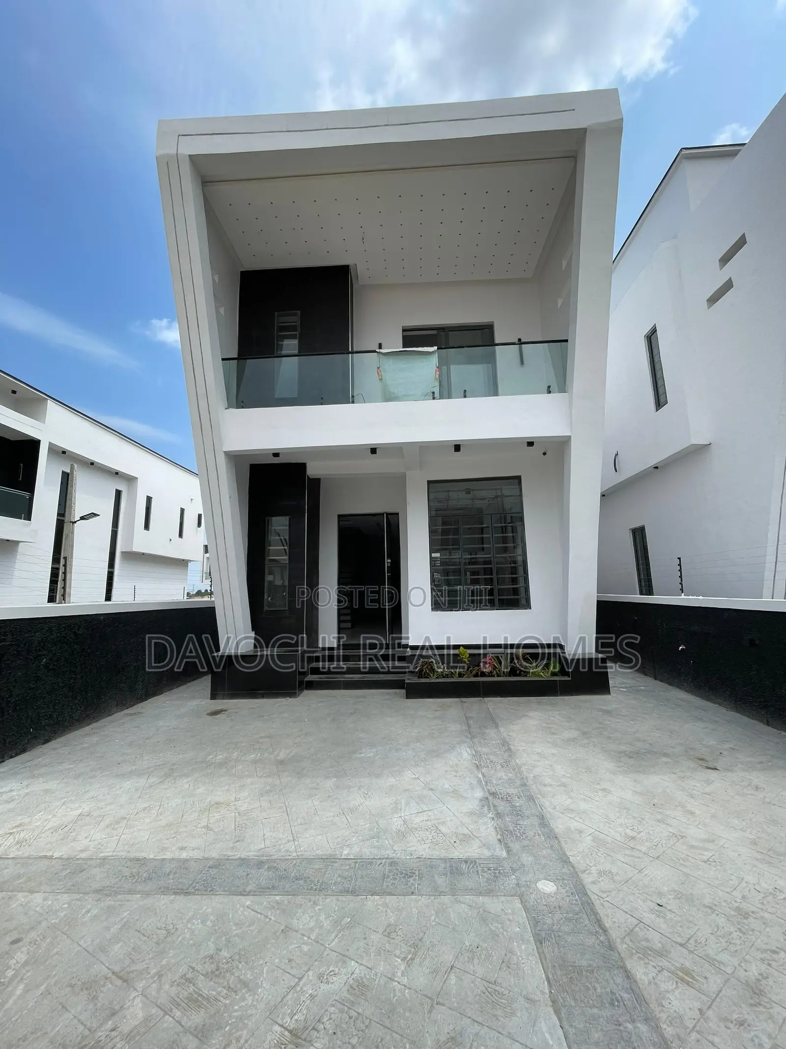 4bdrm Duplex in Off Lekki-Epe Expressway for sale