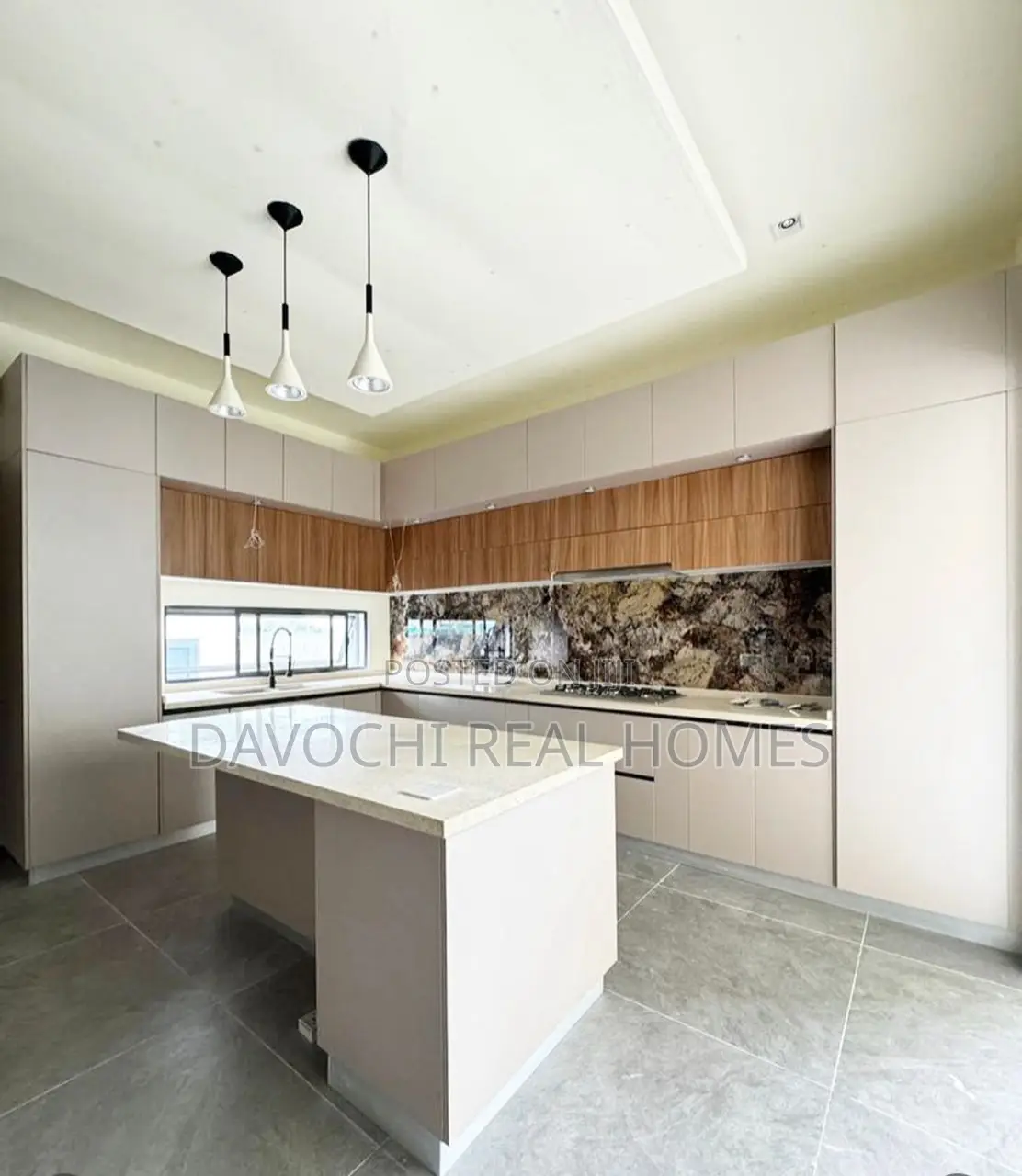 5bdrm Duplex in Osapa london for sale