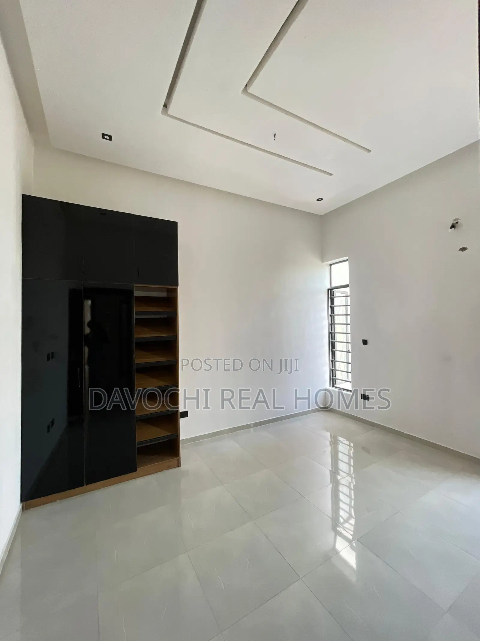 5bdrm Duplex in Off Lekki-Epe Expressway for sale