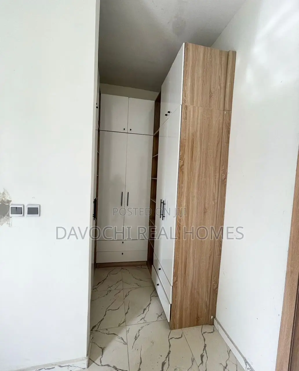 4bdrm Duplex in Ikota for sale