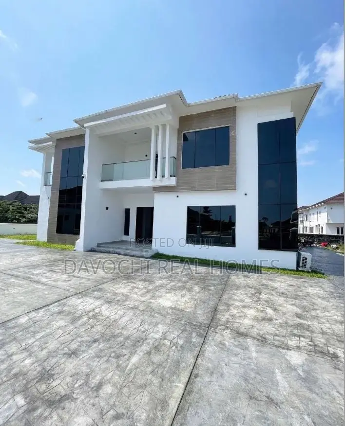 5bdrm Duplex in Off Lekki-Epe Expressway for sale