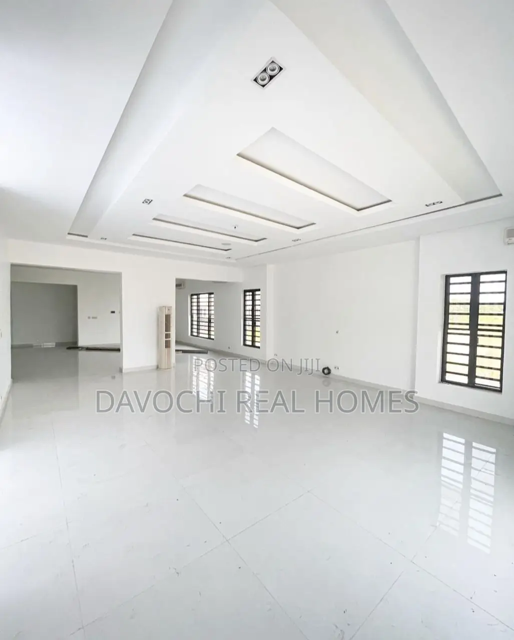 5bdrm Duplex in Off Lekki-Epe Expressway for sale