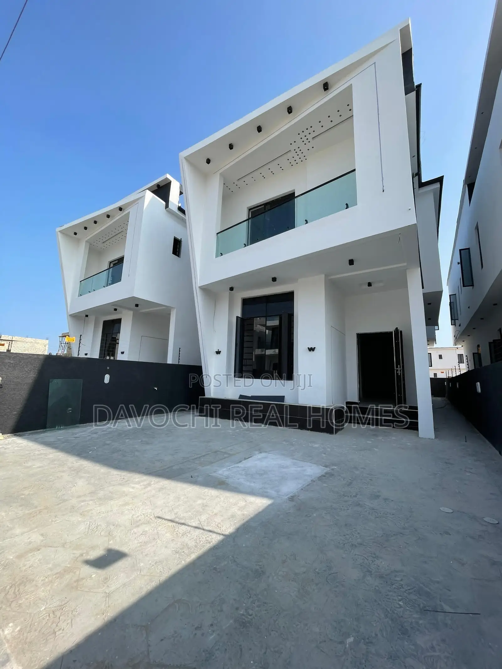 5bdrm Duplex in Off Lekki-Epe Expressway for sale